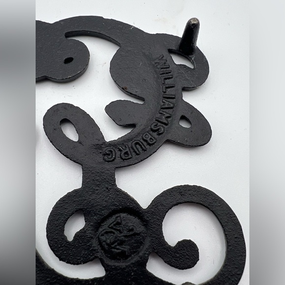 Virginia Metal Crafters Cast Iron King George footed trivet #CW10-9 - Picture 2 of 5